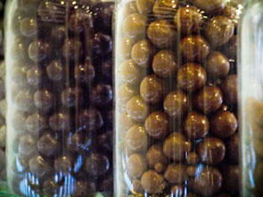 nocciole ricoperte di cioccolato